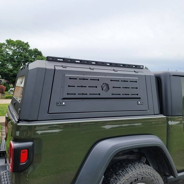 Shasta Shell Tough Top with worker side windows and rack